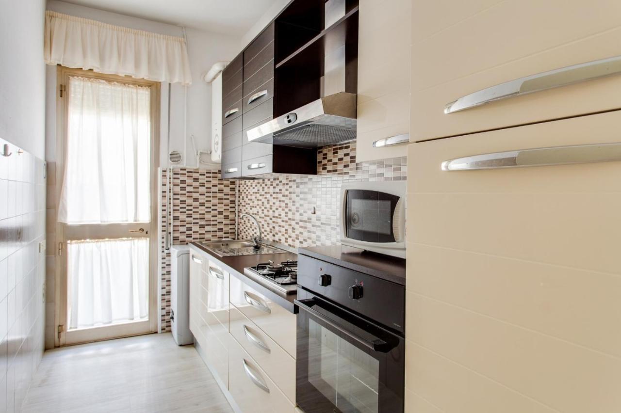Hotel Flora Milano Marittima Bagian luar foto