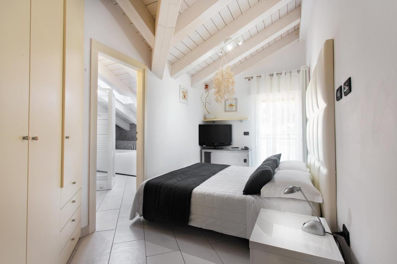 Hotel Flora Milano Marittima Bagian luar foto
